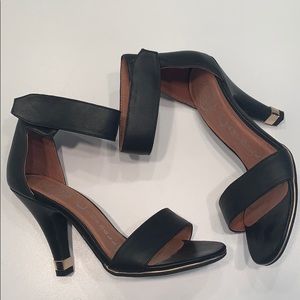 NWT Jeffrey Campbell charvet leather heel size 6.5